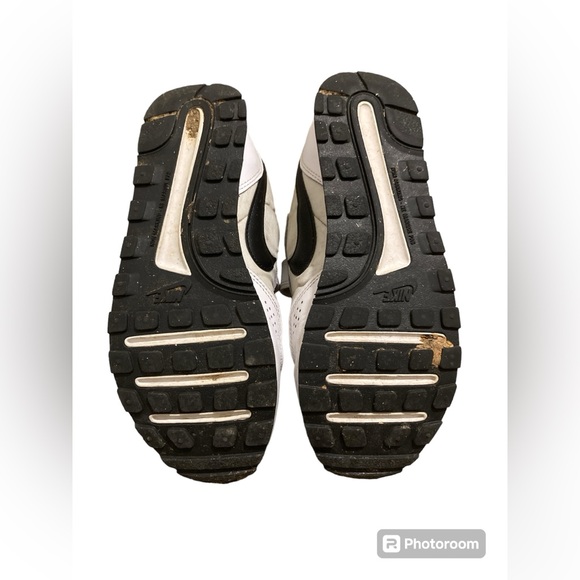 Nike MD Valiant (PSV) White & Black Sneakers. Size 3. - Picture 8 of 13